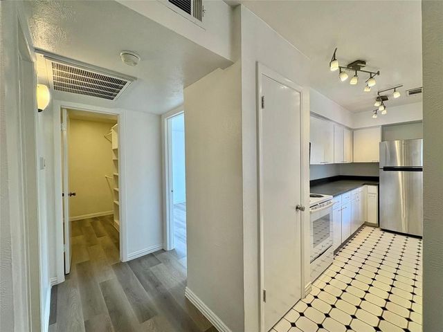 4347 Dickason Avenue 207, Dallas, TX 75219