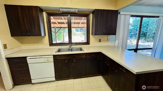 8408 Dalton Drive SW, Lakewood, WA 98498