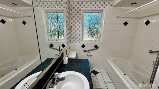 8408 Dalton Drive SW, Lakewood, WA 98498
