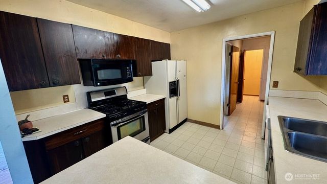 8408 Dalton Drive SW, Lakewood, WA 98498