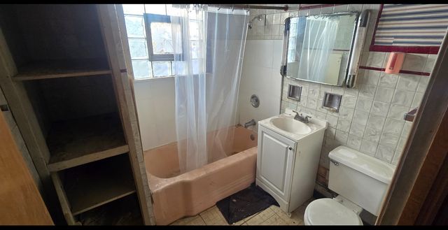 6933 S Honore Street, Chicago, IL 60636