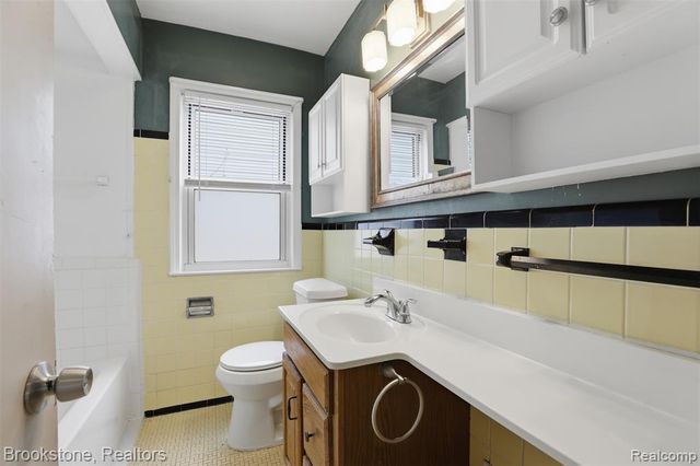 14085 Lincoln Street, Oak Park, MI 48237