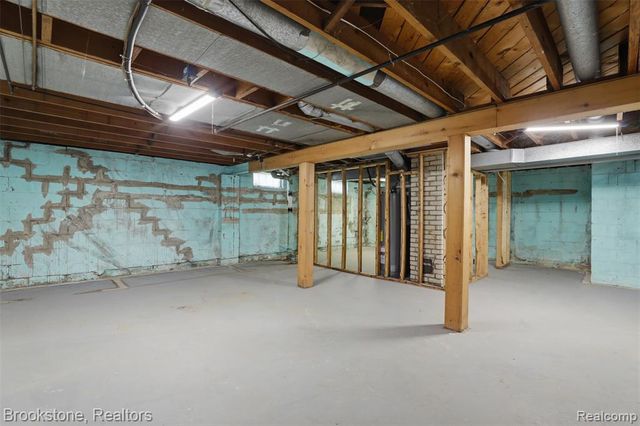 14085 Lincoln Street, Oak Park, MI 48237