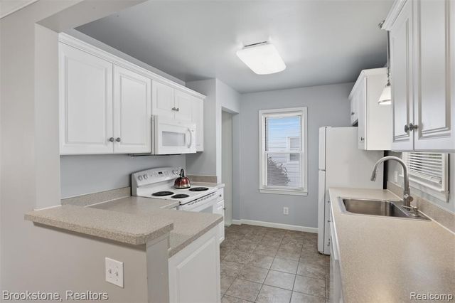 14085 Lincoln Street, Oak Park, MI 48237