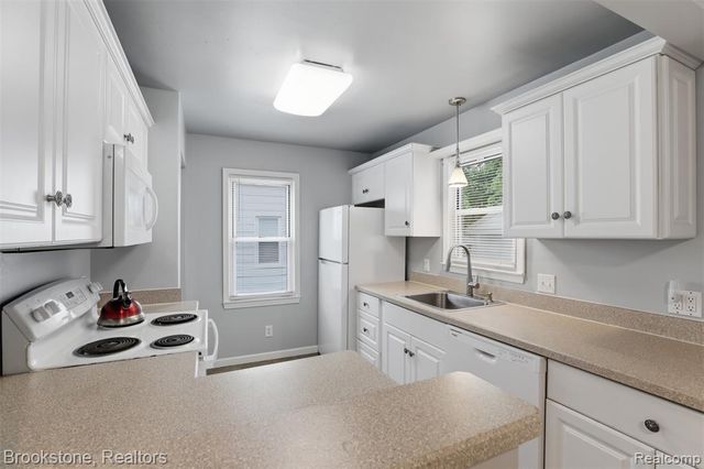 14085 Lincoln Street, Oak Park, MI 48237