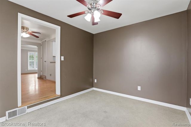 14085 Lincoln Street, Oak Park, MI 48237