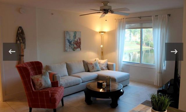 808 Villa Circle, Boynton Beach, FL 33435