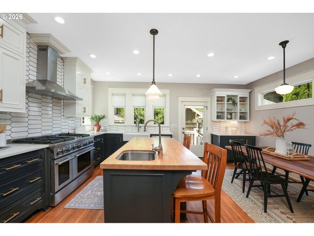 2817 Ne 24TH Ave, Portland, OR 97212
