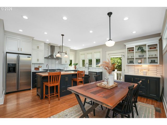 2817 Ne 24TH Ave, Portland, OR 97212