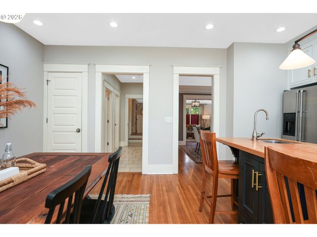 2817 Ne 24TH Ave, Portland, OR 97212