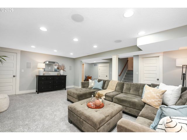 2817 Ne 24TH Ave, Portland, OR 97212