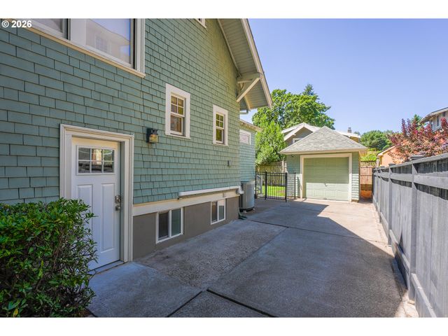 2817 Ne 24TH Ave, Portland, OR 97212
