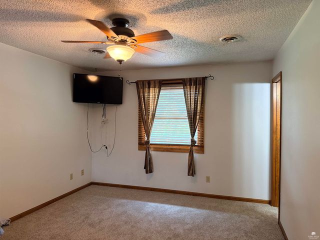 2717 Brookhollow Court, Manhattan, KS 66503