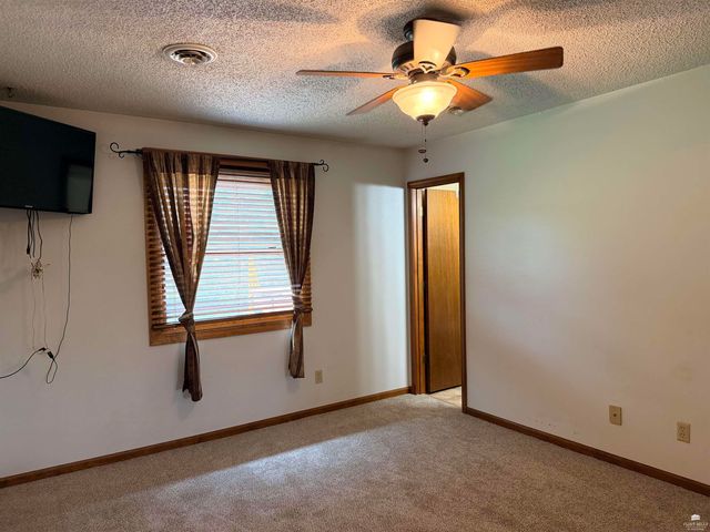 2717 Brookhollow Court, Manhattan, KS 66503