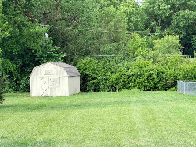 2717 Brookhollow Court, Manhattan, KS 66503