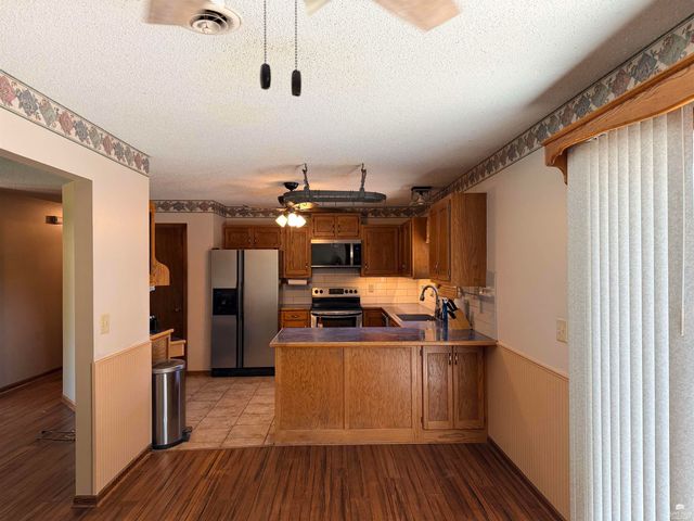 2717 Brookhollow Court, Manhattan, KS 66503
