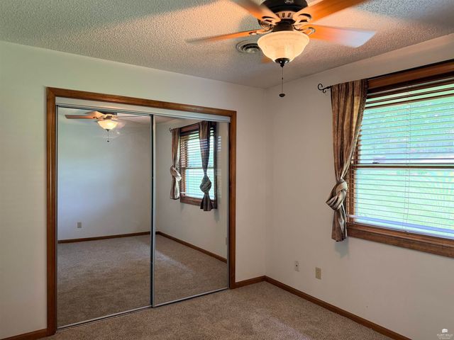 2717 Brookhollow Court, Manhattan, KS 66503