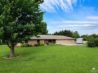 2717 Brookhollow Court, Manhattan, KS 66503