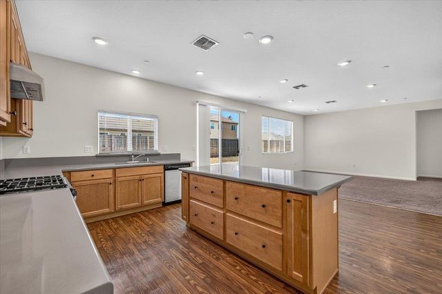 7157 E University Avenue, Fresno, CA 93737