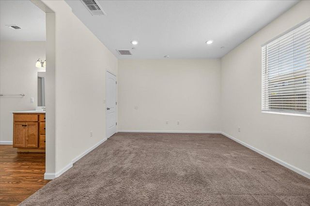 7157 E University Avenue, Fresno, CA 93737