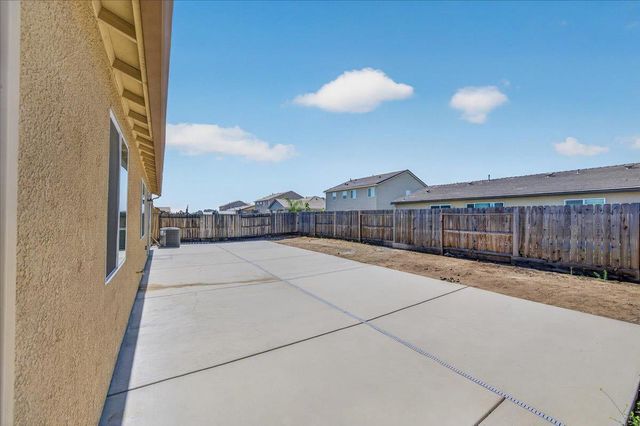 7157 E University Avenue, Fresno, CA 93737