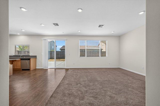 7157 E University Avenue, Fresno, CA 93737