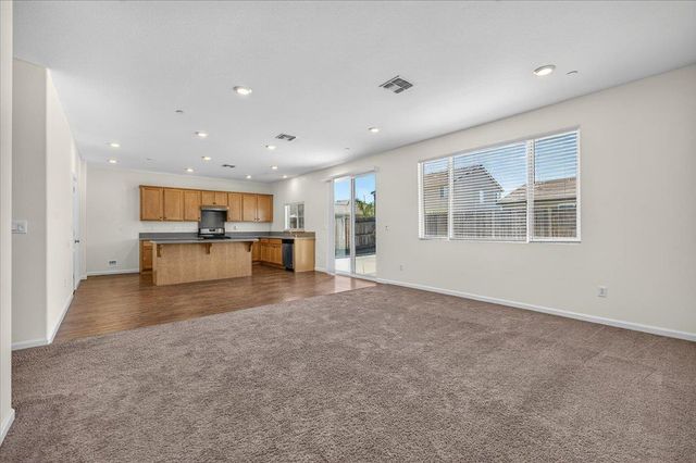 7157 E University Avenue, Fresno, CA 93737
