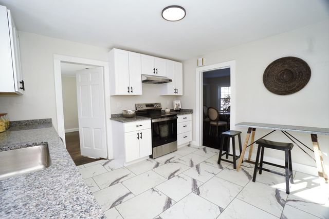 2 Kirk Street, Nashua, NH 03064