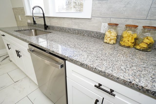 2 Kirk Street, Nashua, NH 03064