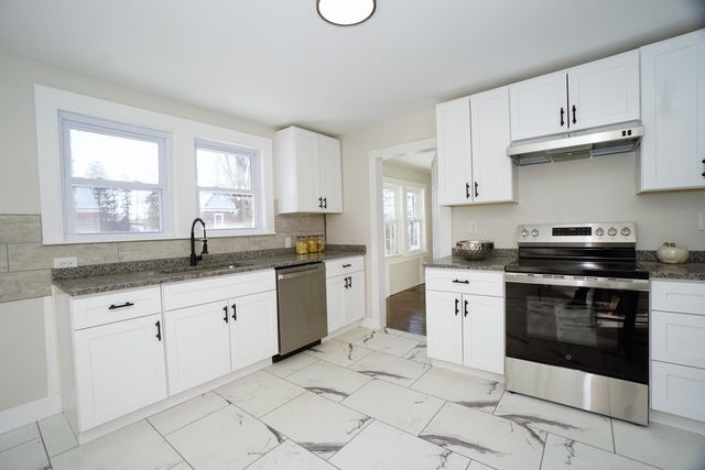 2 Kirk Street, Nashua, NH 03064