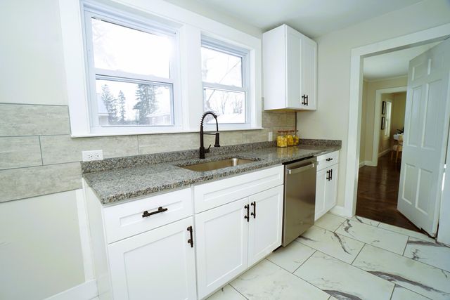 2 Kirk Street, Nashua, NH 03064