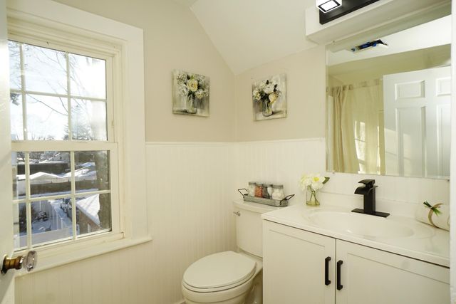 2 Kirk Street, Nashua, NH 03064