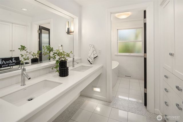 7 Lewis Lane, Mercer Island, WA 98040