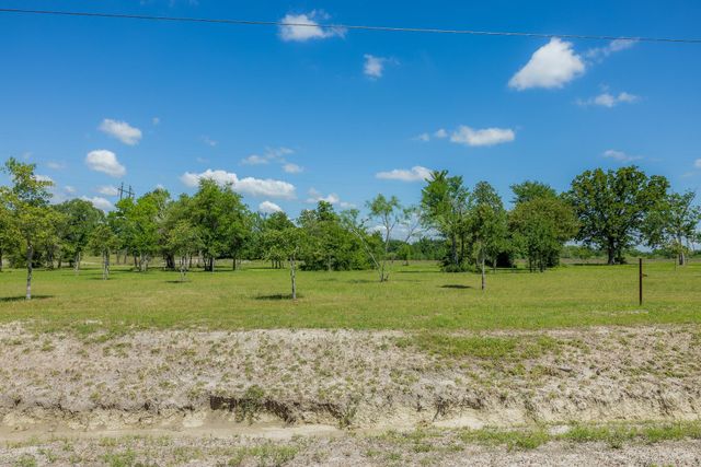 6731 Atakapan Trail, Bedias, TX 77831