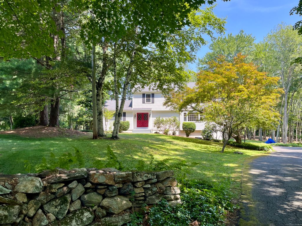 25 Jade Tree Lane, Trumbull, CT 06611