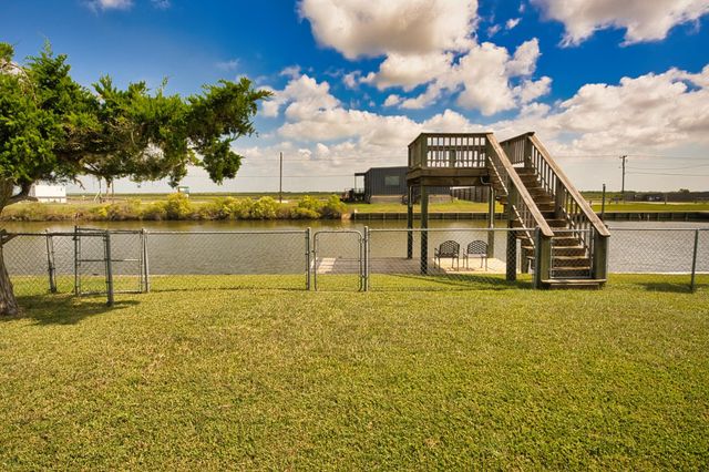 867 County Road 299, Sargent, TX 77414