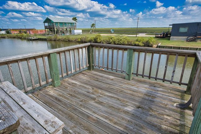 867 County Road 299, Sargent, TX 77414