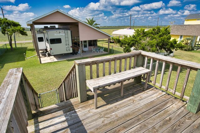 867 County Road 299, Sargent, TX 77414