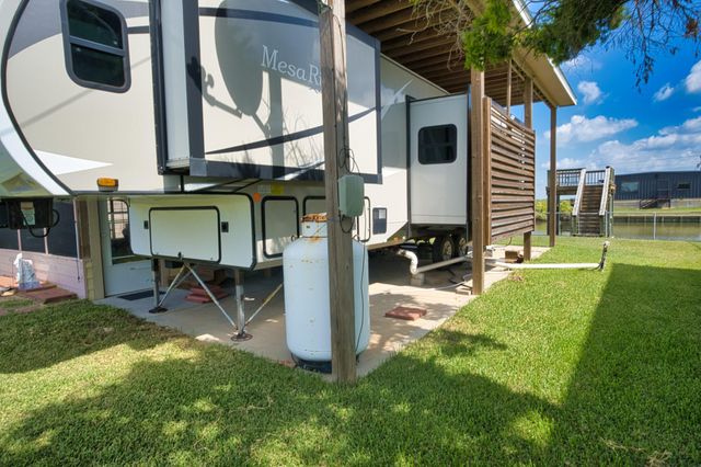 867 County Road 299, Sargent, TX 77414