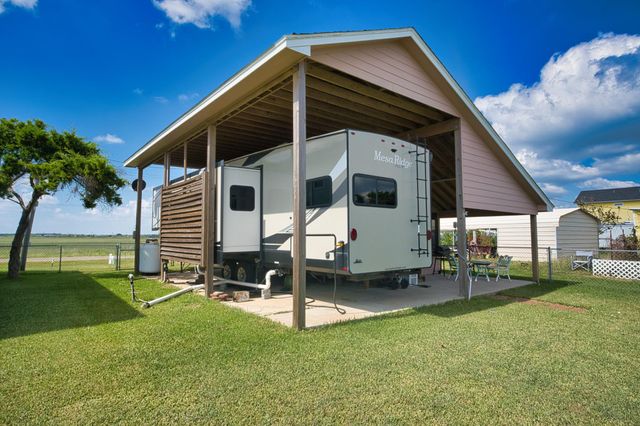 867 County Road 299, Sargent, TX 77414