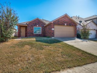 7411 Marsland Lane, Arlington, TX 76001