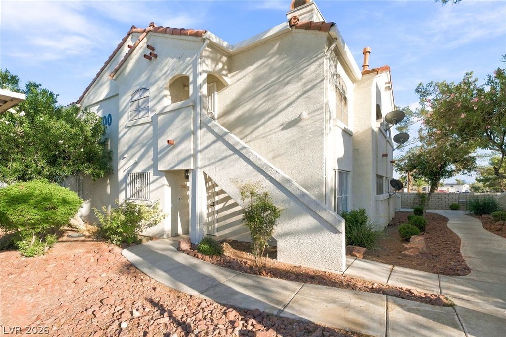 4500 West Lake Mead Boulevard 102, Las Vegas, NV 89108 — photo 2