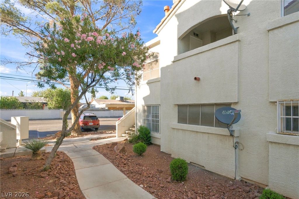 4500 West Lake Mead Boulevard 102, Las Vegas, NV 89108 — photo 3
