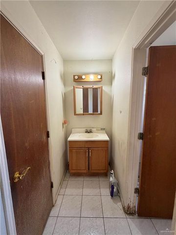 911 Miguel Hidalgo Street, San Juan, TX 78589