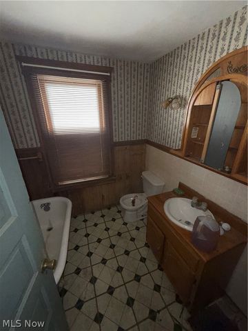 2198 E 86th Street, Cleveland, OH 44106