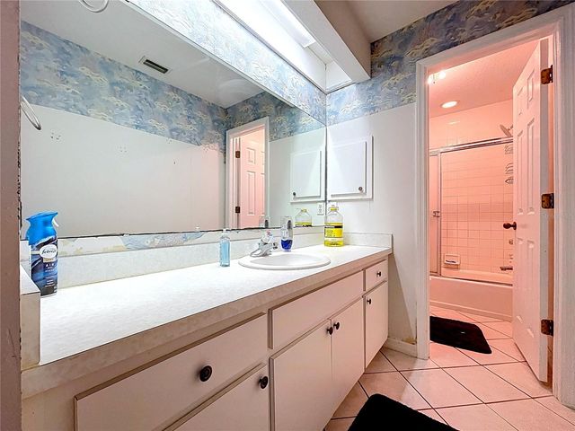 8402 SOUTHWOOD PINES STREET, Lithia, FL 33547