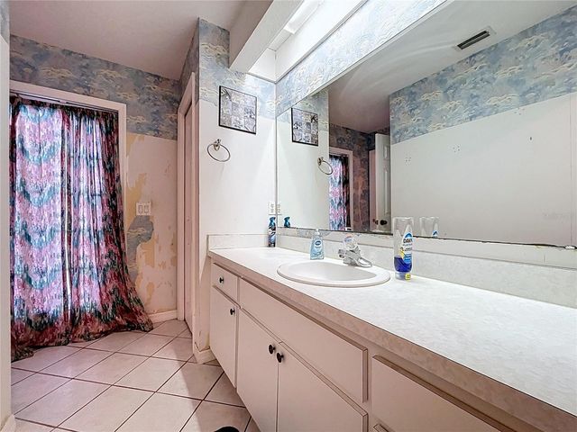 8402 SOUTHWOOD PINES STREET, Lithia, FL 33547