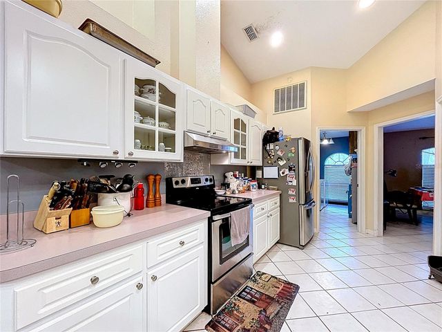 8402 SOUTHWOOD PINES STREET, Lithia, FL 33547