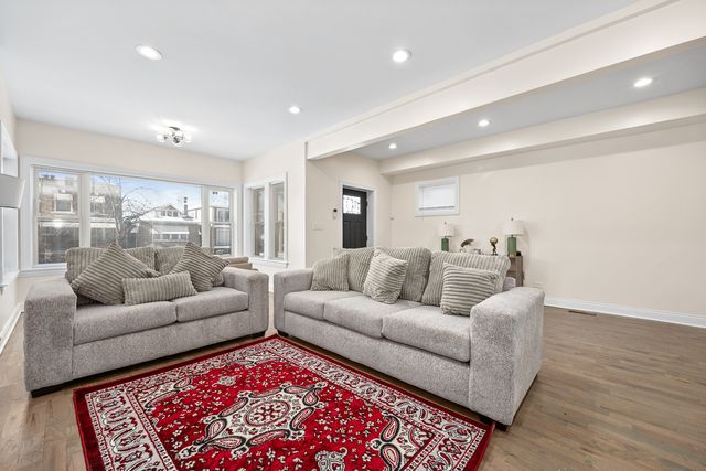 7413 S King Drive, Chicago, IL 60619