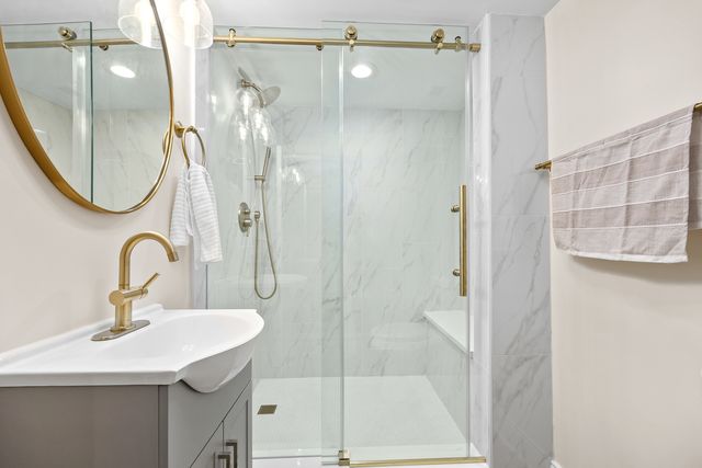 7413 S King Drive, Chicago, IL 60619